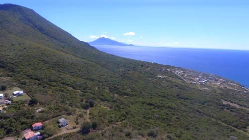 Quill of Statia land: The Quill and the Caribbean Sea